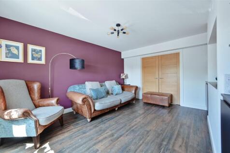 7 Marshalls Way-3.jpg