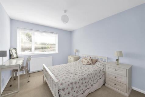 23-Broadfields-01.jpg