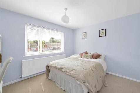 23-Broadfields-03.jpg