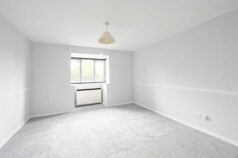 4-Robin-Court-03.jpg