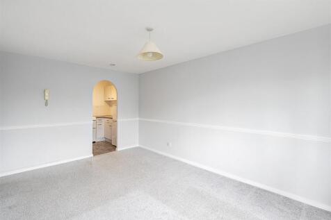 4-Robin-Court-04.jpg