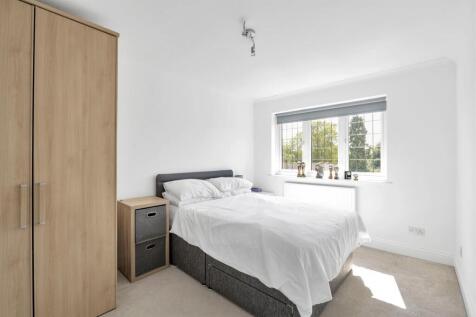 20-Lybury-lane-01.jpg