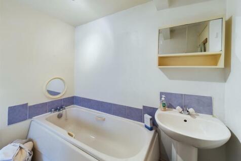 CAM03358G0-PR0123-STILL014.jpg