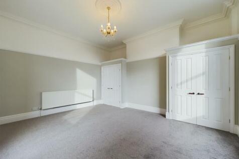 CAM03358G0-PR0142-STILL013.jpg