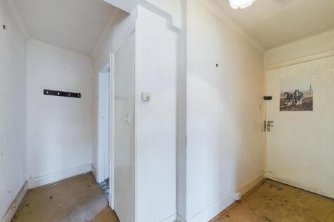 CAM03358G0-PR0171-STILL024.jpg