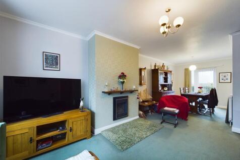 CAM03358G0-PR0182-STILL009.jpg