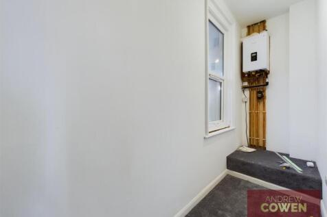 CAM03358G0-PR0181-STILL035.jpg