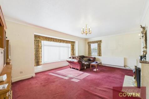 CAM03358G0-PR0215-STILL004.jpg