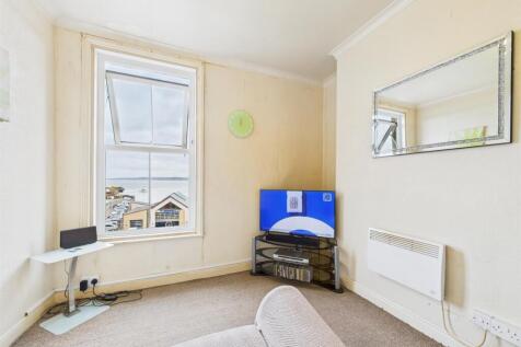 CAM03358G0-PR0207-STILL015.jpg