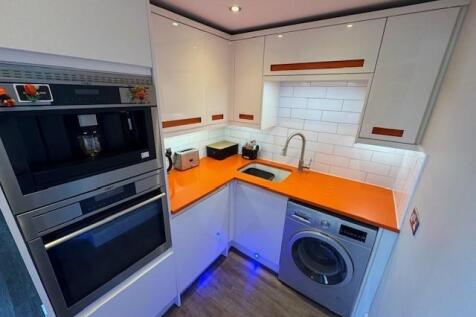 kitchen 2.jpg