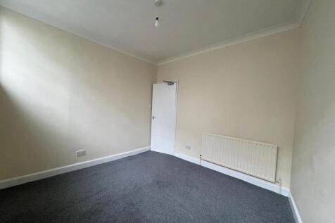Bedroom 1.jpg