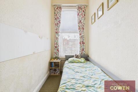 CAM05382G0-PR0028-STILL013.jpg