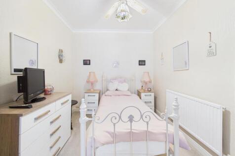 CAM05382G0-PR0032-STILL009.jpg