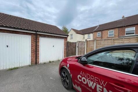 garage 2.jpg