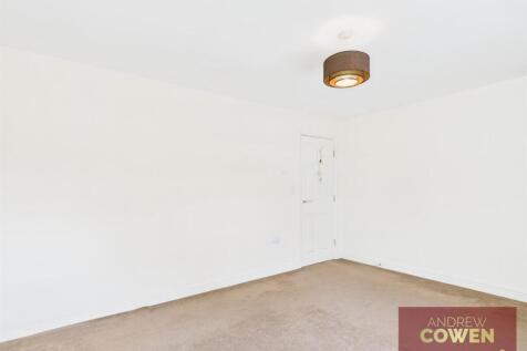 CAM03358G0-PR0200-STILL024.jpg