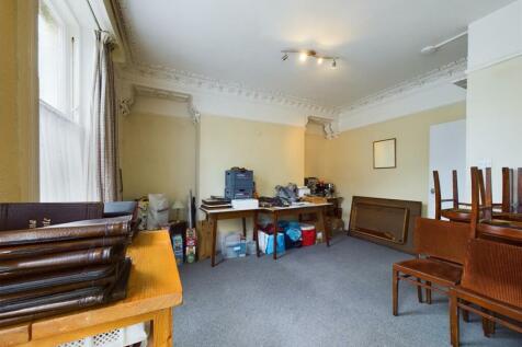 CAM03358G0-PR0127-STILL031.jpg
