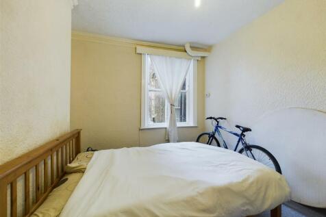 CAM03358G0-PR0127-STILL035.jpg