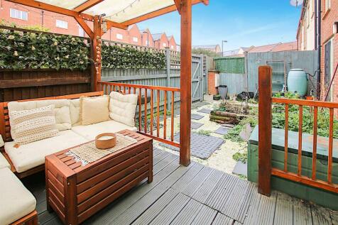 3 Scribers Mews Garden2.jpg