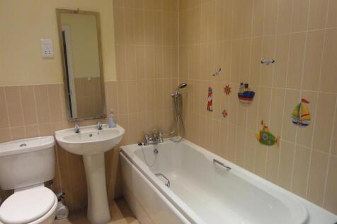 11 Howards Way Bath.JPG