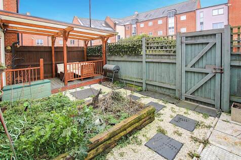 3 Scribers Mews Garden.jpg