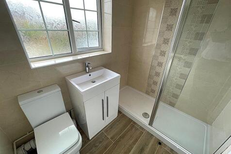 Upstairs shower.jpg