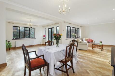 Living/dining room