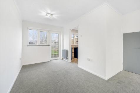 14 Chestnut Avenue (Donington)-13.jpg