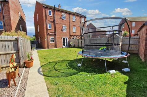 Rear garden 2.jpg