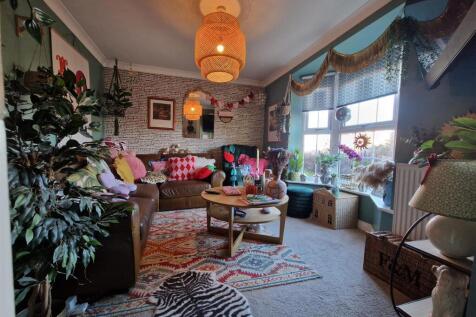 Lounge photo Circus 2.jpg