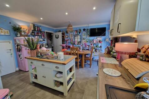 Kitchen photo circus 2.jpg