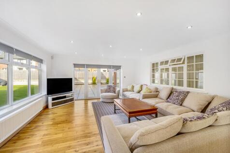 Rear Lounge
