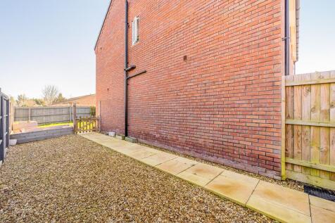 61 Willow Court (Cowbit)-8.jpg