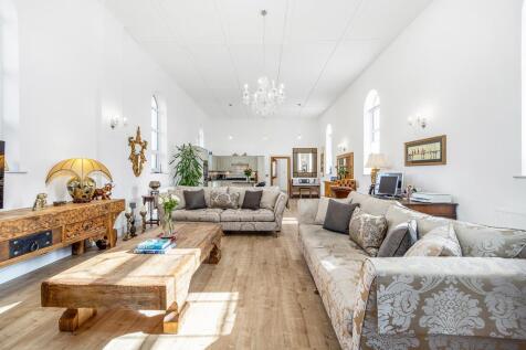 Open Plan Living/Dining Room