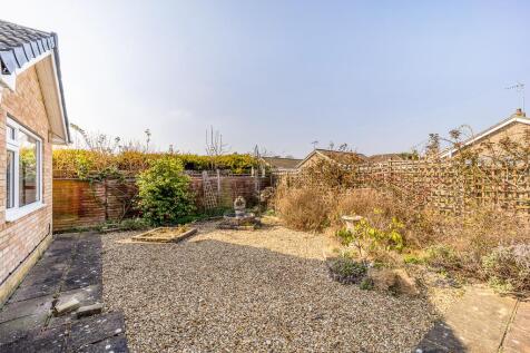 16 Woodfield Close (Spalding)-11.jpg