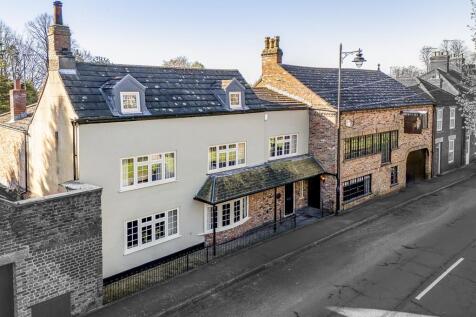 15-16 Cowbit Road  1.jpg