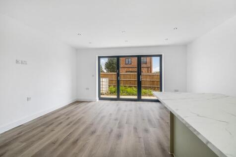 4 Marshall Drive (Cowbit)-21.jpg