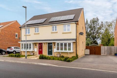 45 Atherton Gardens (Pinchbeck)-3.jpg