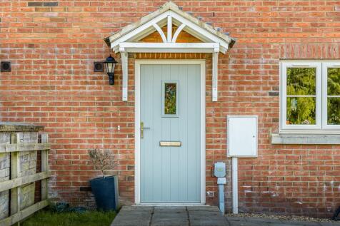 5 Cavell Way (Fleet)-7.jpg