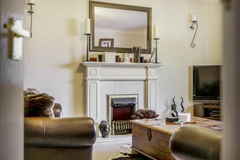 3 Russell Drive (Cowbit)-26.jpg