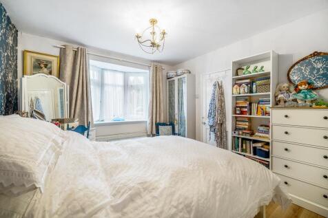 Lounge/Bedroom 1