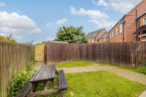 51 Woodrow Place (Spalding)-5.jpg