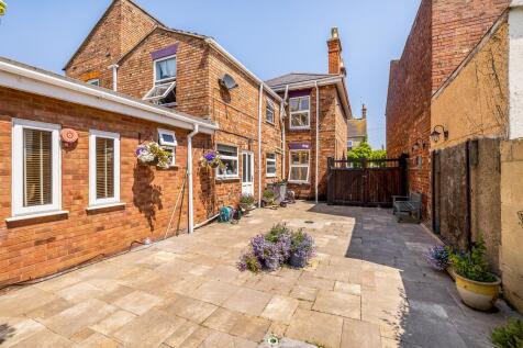 16 Cross Street (Spalding)-8.jpg