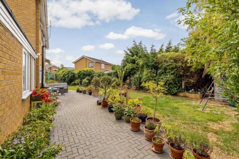 13 Orchard Close (Donington)-11.jpg