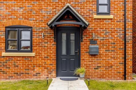 3 Cornelius Close (Moulton Chapel)-5.jpg