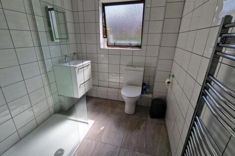 Shower Room 4.jpg