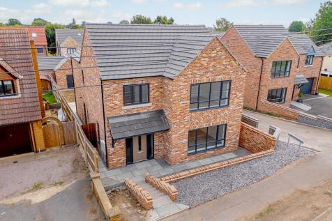 1 Pearson Close (Cowbit)-2.jpg