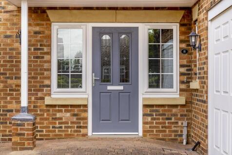 8 Carisbrooke Way (Weston Hills)-10.jpg