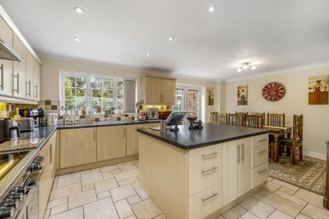 8 Carisbrooke Way (Weston Hills)-30.jpg