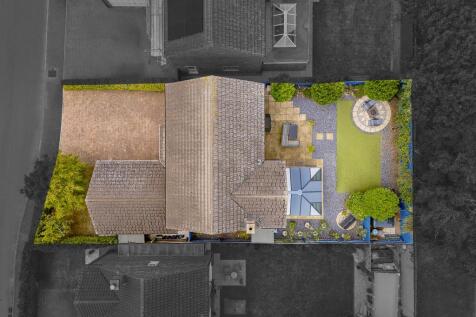 8 Carisbrooke Way (Weston Hills)-4.jpg