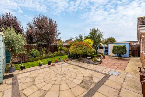 8 Glen Gardens (Surfleet)-14.jpg